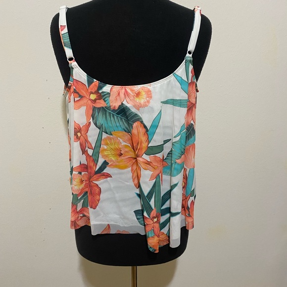 Coco Beech Tankini Top with Bottoms - Picture 3 of 12